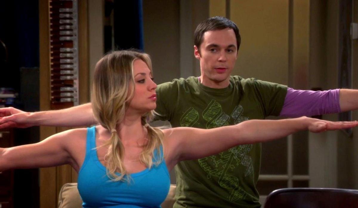 Kaley Cuoco y Jim Parsons, Penny y Sheldon en 'The Big Bang Theory'.