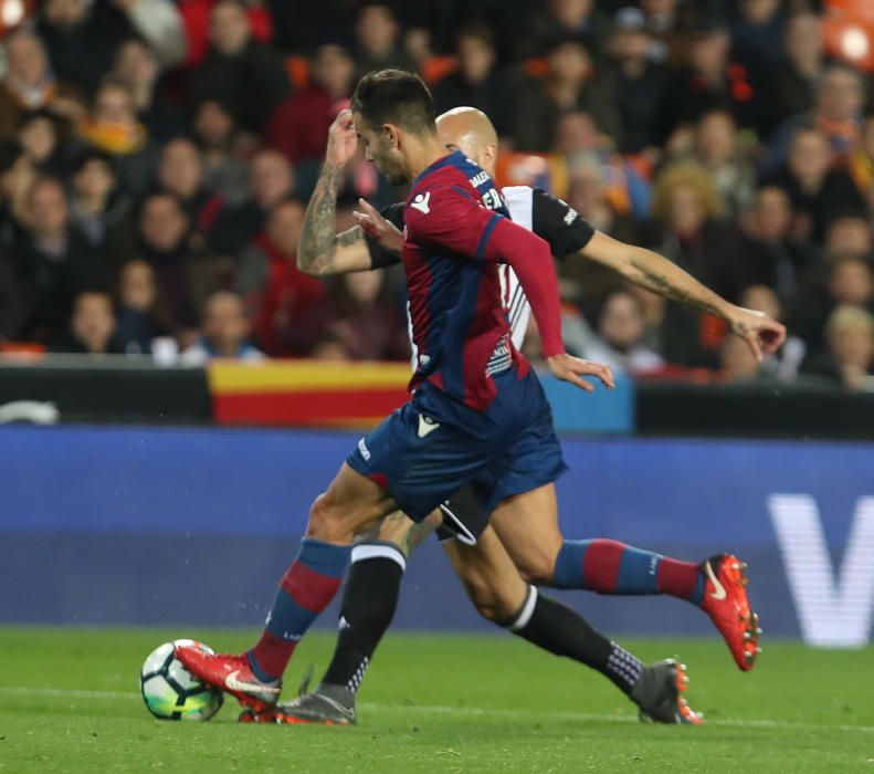 Las mejores imágenes de la polémica del Valencia CF-Levante UD