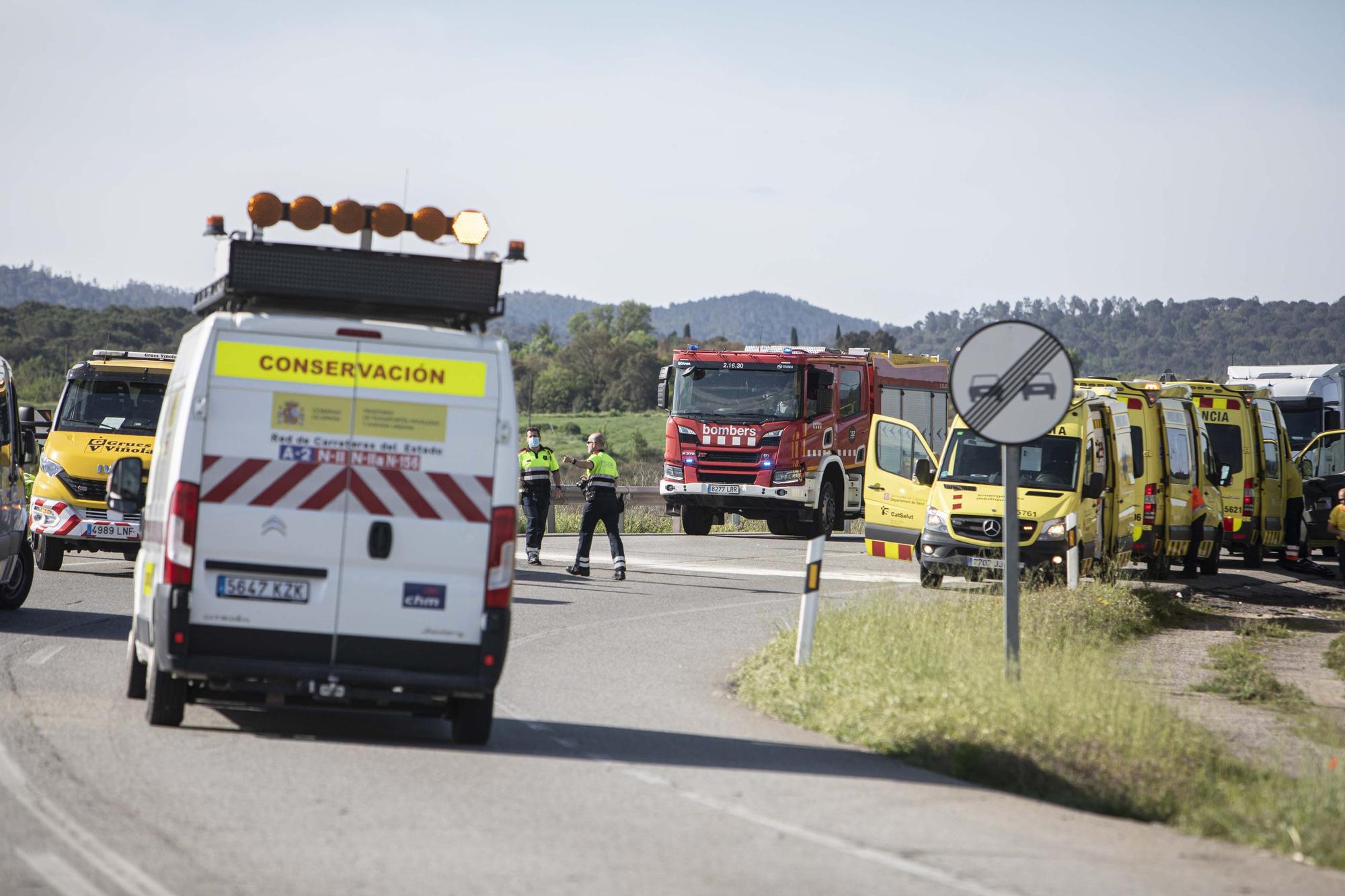 Xoc frontal entre dos vehicles a Vidreres