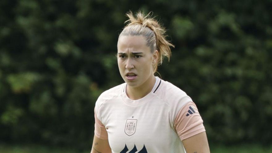 Cata Coll, portera de la selecció i del Barça, ahir a Lausana. | ANA ESCOBAR / EFE