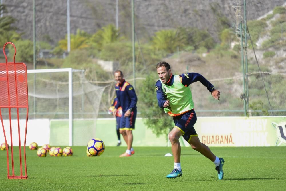 Entrenamiento UD Las Palmas en Barranco Seco ...