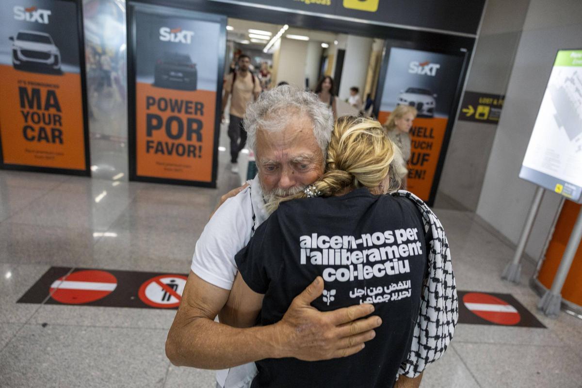FOTOS | El mallorquín de la flotilla a Gaza denuncia agresiones y torturas al regresar a Palma
