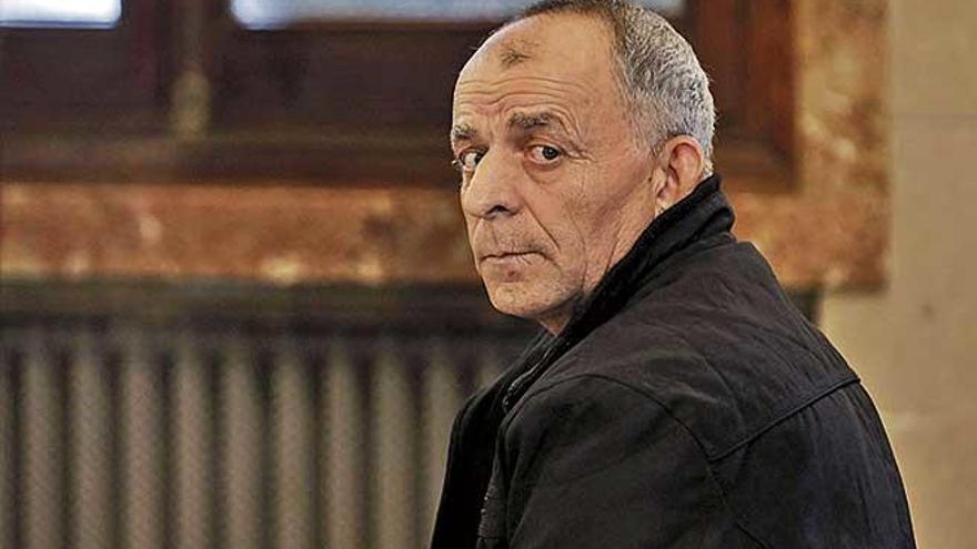 Ioan Ciotau, condenado a 22 años de cárcel por asesinar a su esposa Lucía Patrascu, durante el juicio con jurado en la Audiencia de Palma.