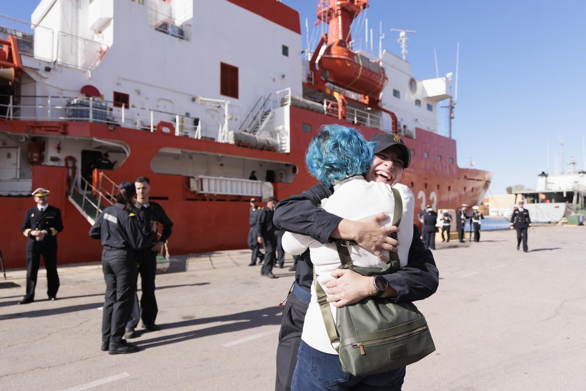 Las imágenes de la despedida del buque Hespérides en Cartagena