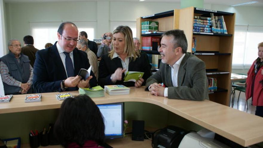 Crecen los usuarios de la biblioteca lumbrerense