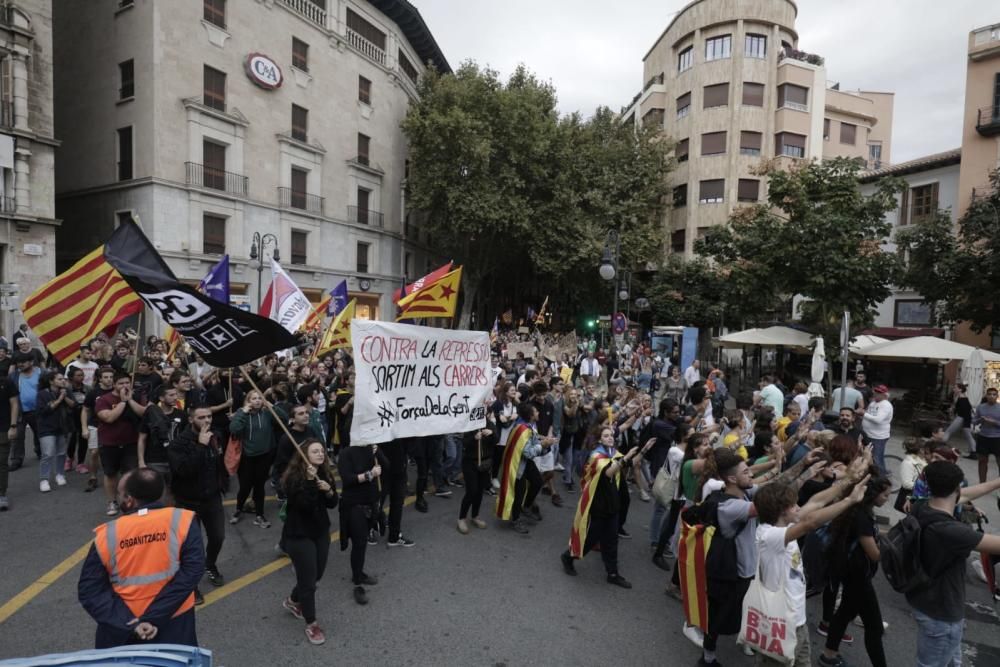 Miles de personas contra la sentencia del 'procés' en Palma