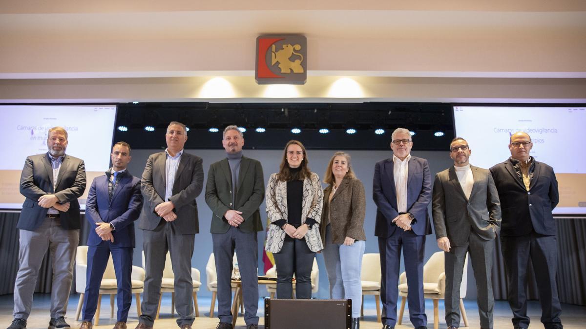 Inauguración de la jornada sobre instalación de cámaras de vigilancia en la vía pública