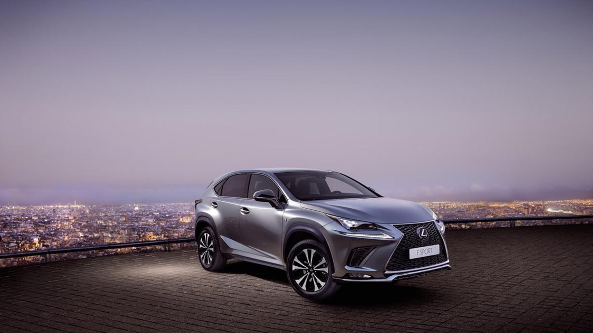 El nuevo Lexus NX300h , más atractivo y confortable