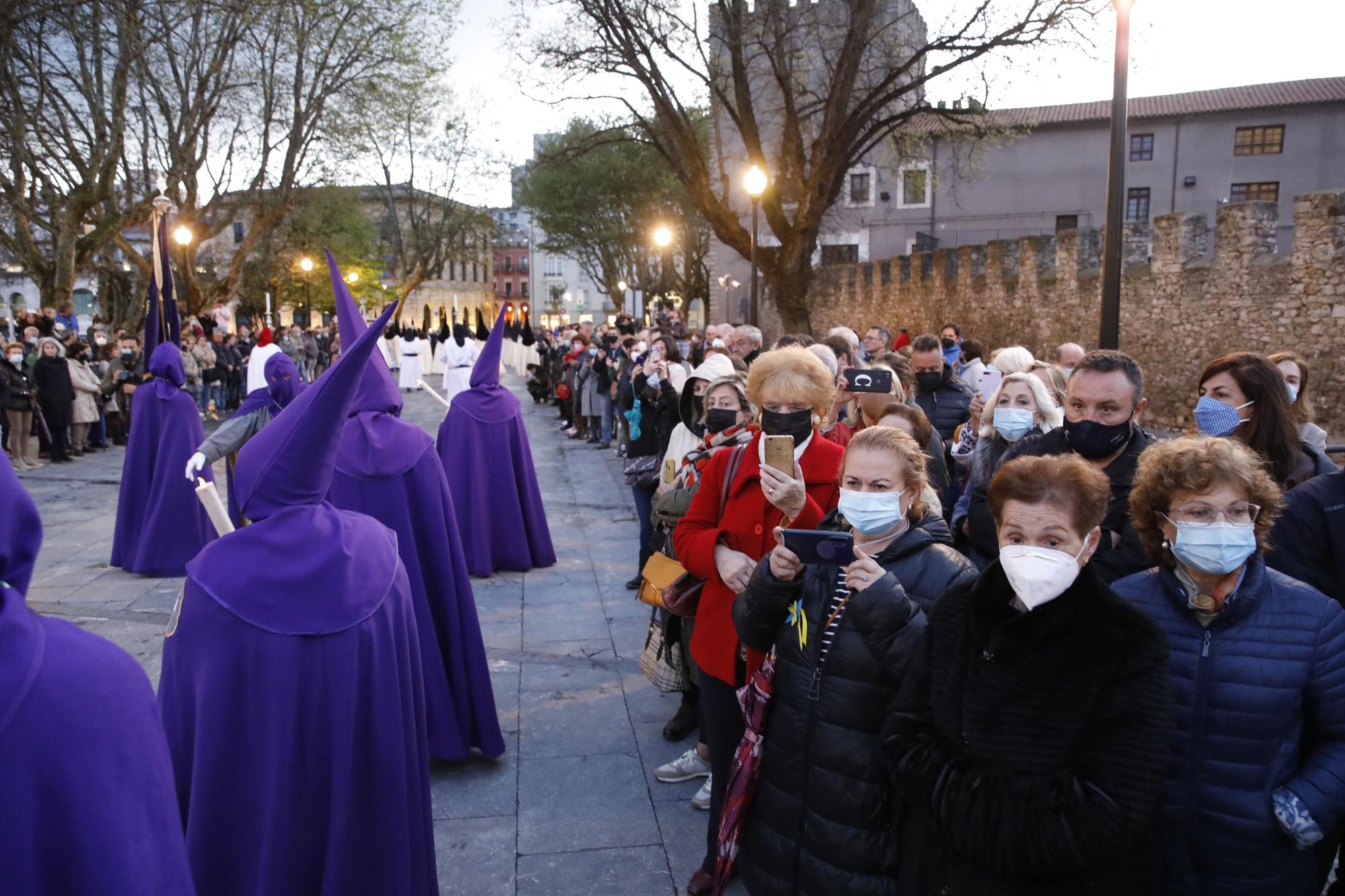 En imágenes: Procesión de Martes Santo en Gijón