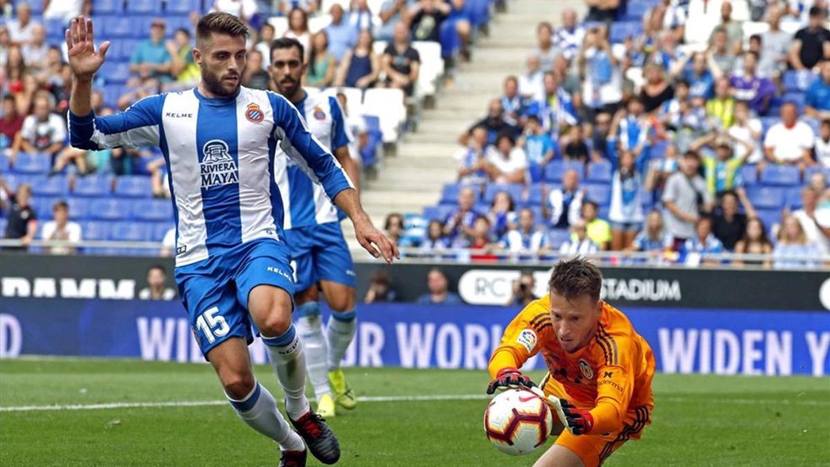 David López arrastra molestias en el cuádriceps izquierdo desde hace ocho días y es duda para visitar al Real Madrid.