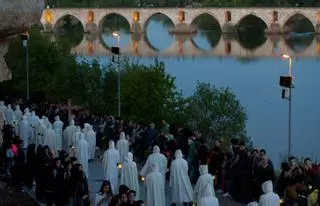 Las cofradías de Zamora buscan alternativas al corte del Puente de Piedra