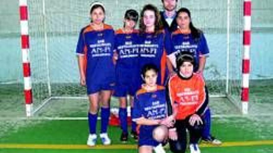 El infantil femenino de fútbol sala de Pueblonuevo de Miramontes