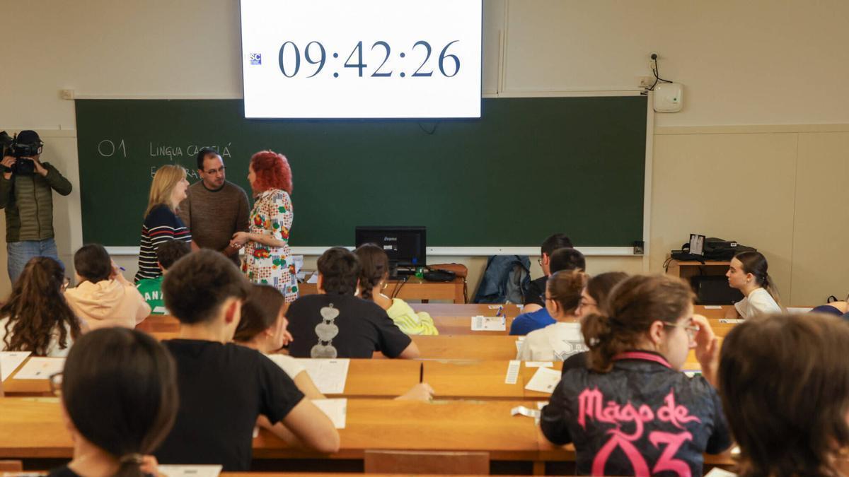 Primer día de los exámenes de la PAU.