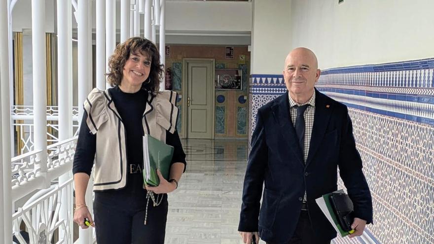 La Asamblea aprueba poner en marcha la Ley de la Música y crear un Museo del Traje Típico de la Huerta