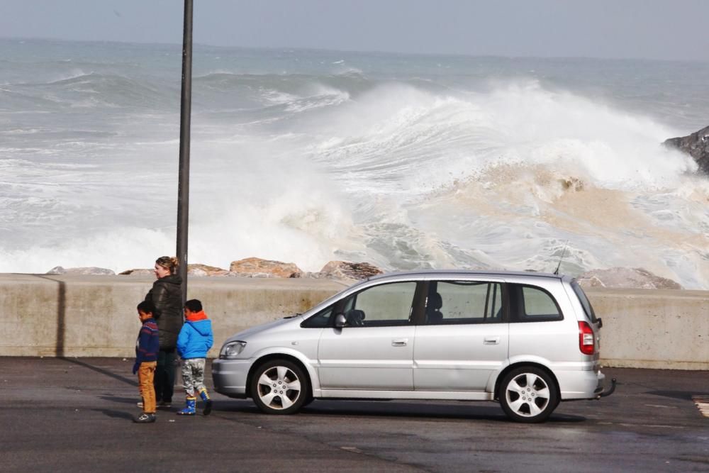 Temporal en Puerto de Vega.