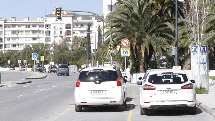 Parada de taxis en la avenida de 8 de agosto.