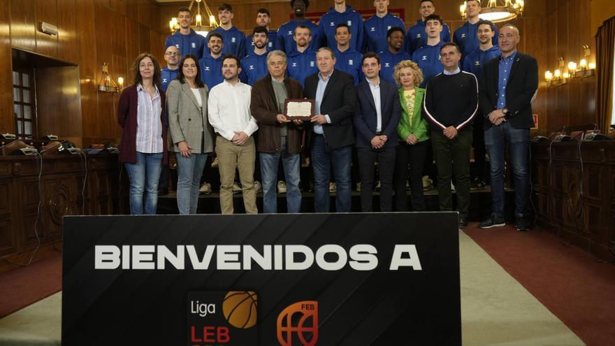 GALERÍA | El CB Zamora Enamora es recibido con honores por Diputación y Ayuntamiento de Zamora