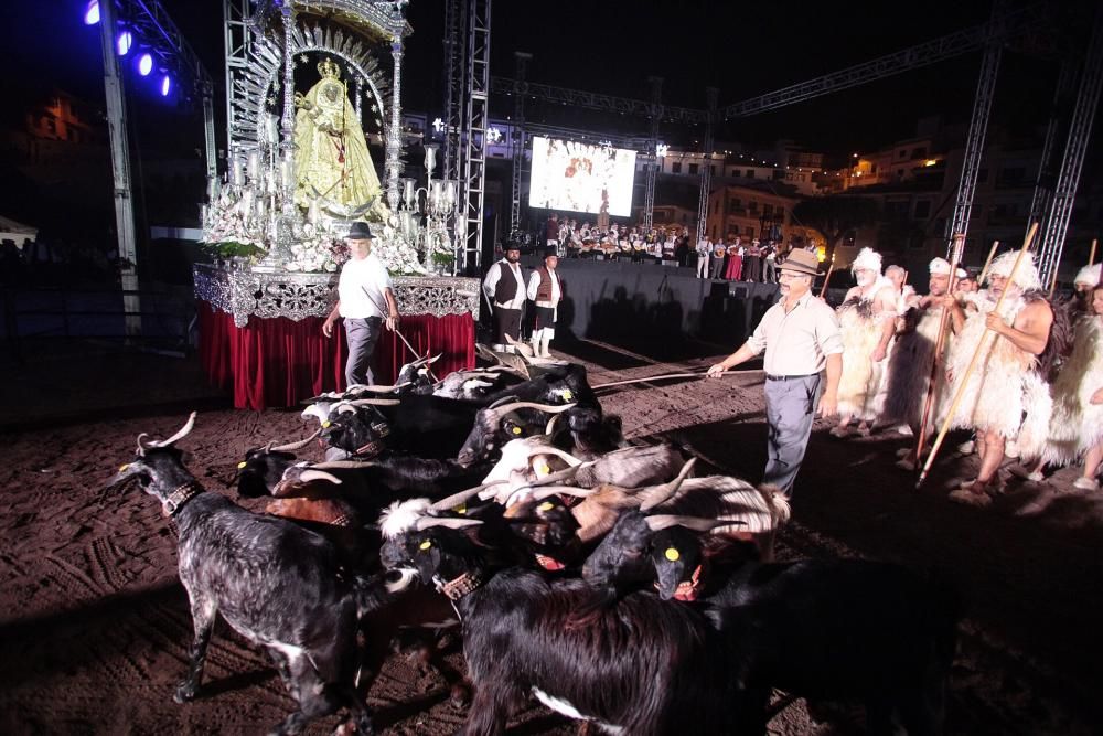 Ofrenda folclórica a la Virgen de Candelaria