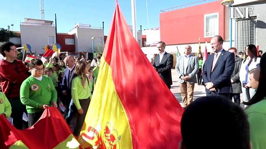 Conmemoración de los 40 años de la Constitución en el Colegio Manuel Riquelme de Hurchillo