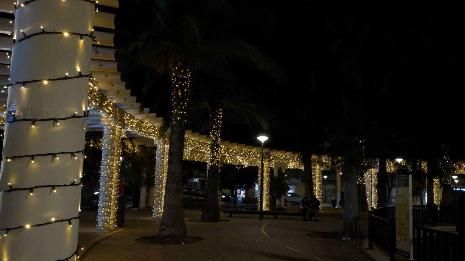 Las fotos de las nuevas luces de Navidad de la plaza de las Columnas de Palma