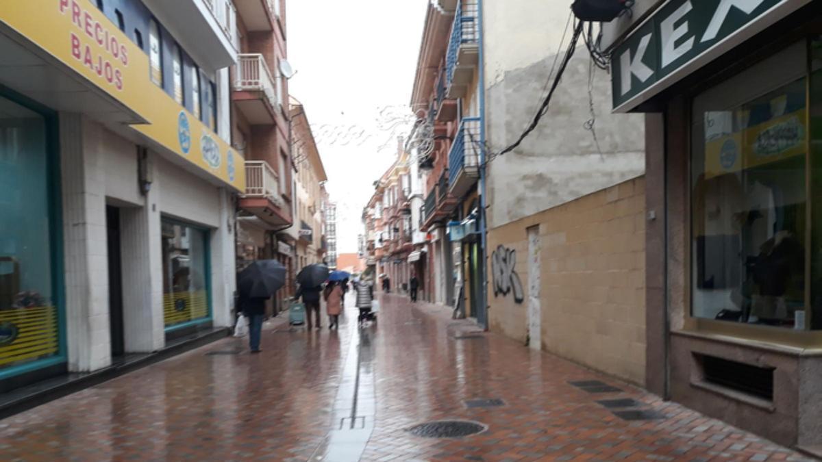 Calle Herreros de Benavente, donde hay varios comercios.