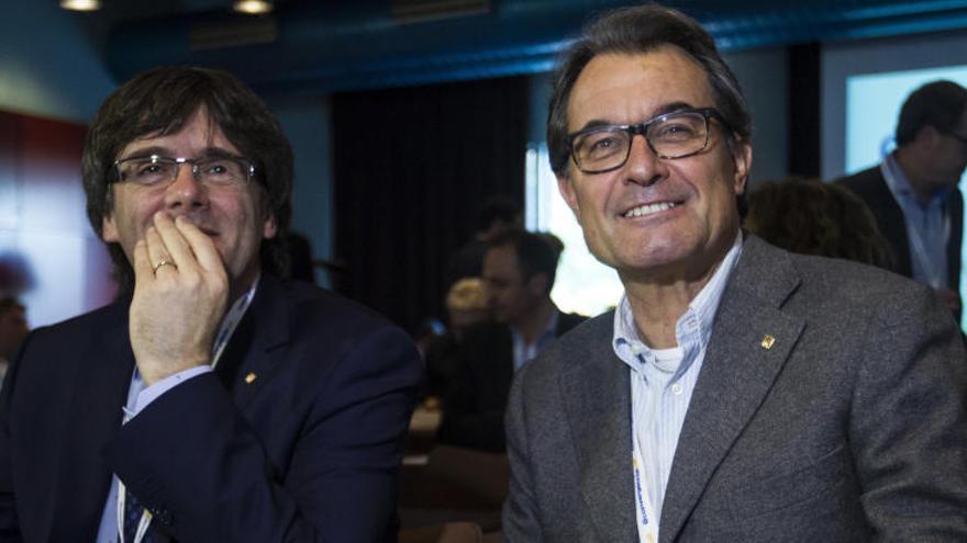 Artur Mas, junto a Carles Puigdemont.