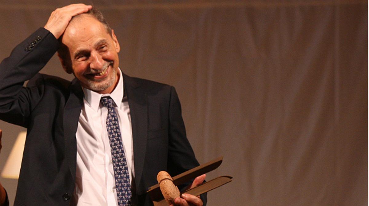 L’escriptor Benet i Jornet ha rebut aquest dimarts al Palau de la Música el Premi d’Honor de les Lletres Catalanes.