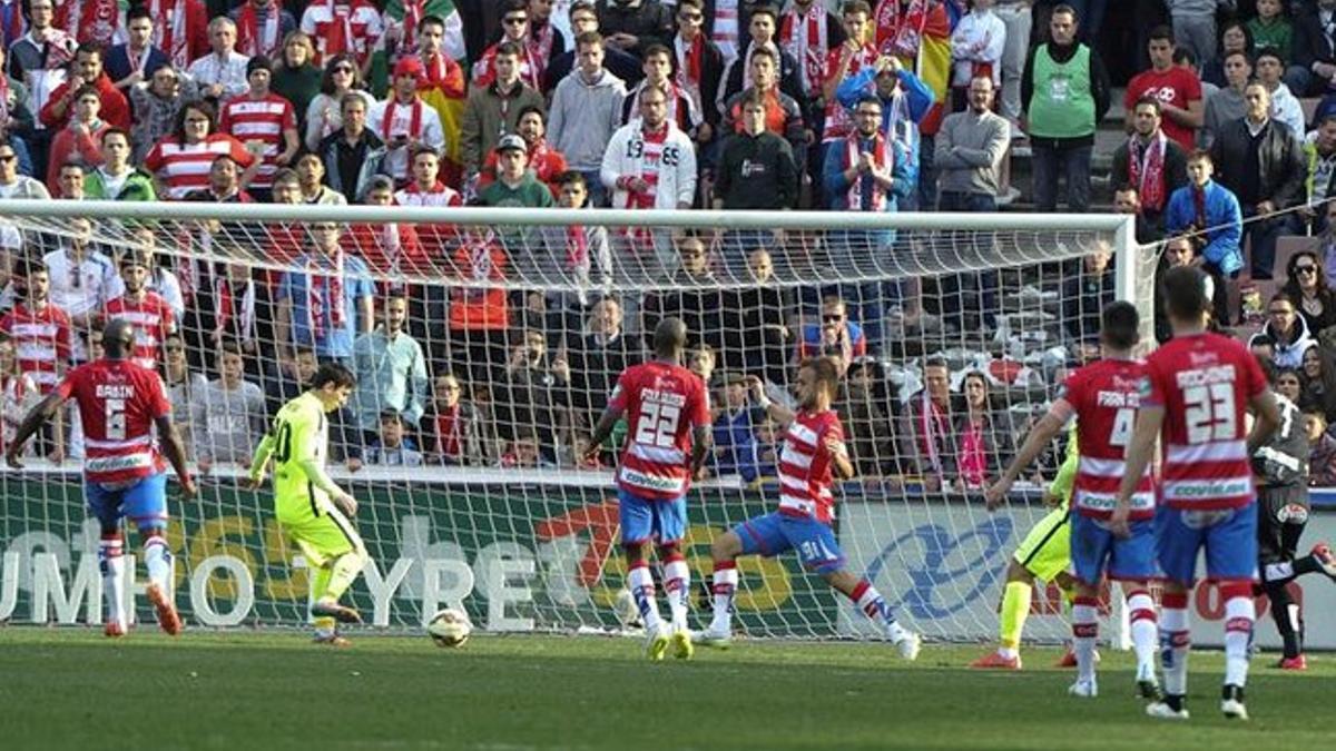Messi marcó en Granada sin necesidad de penaltis