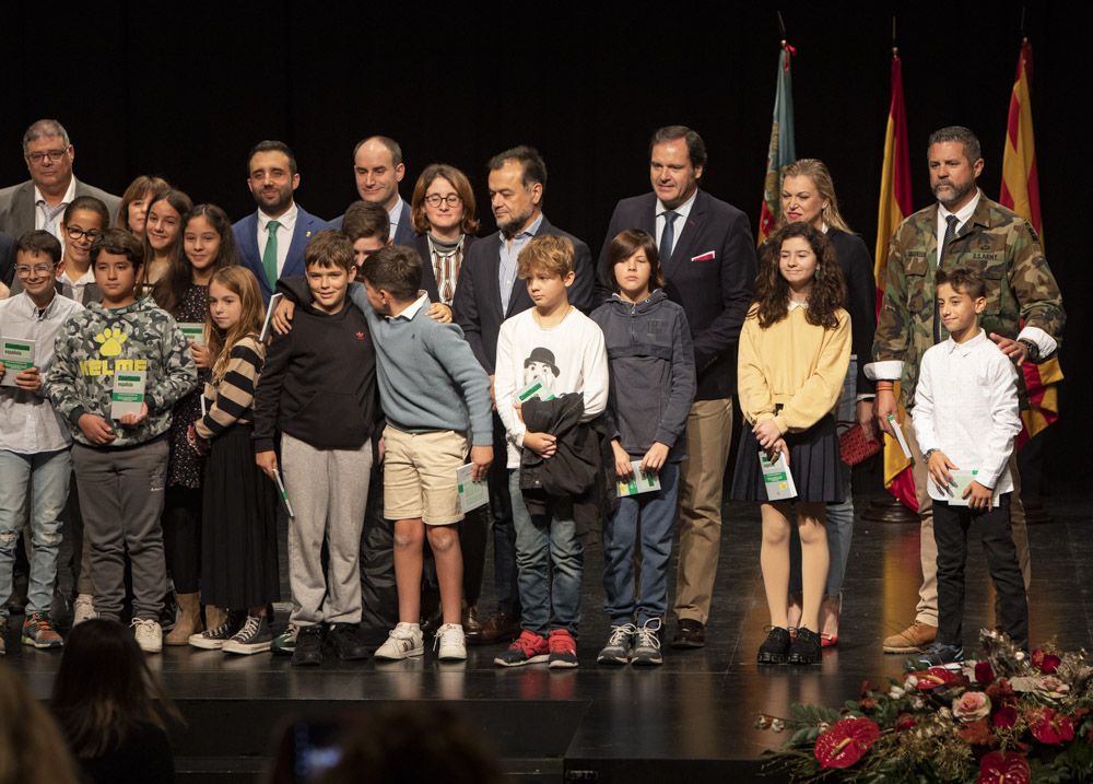 Lectura de la Constitución en el Centro Mario Monreal de Sagunt.