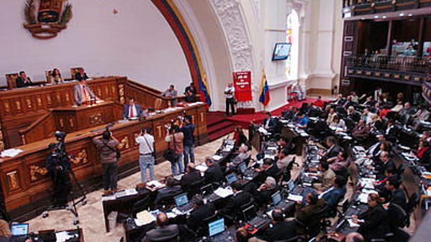 La Asamblea Nacional de Venezuela sesiona, para discutir el proyecto de enmienda constitucional impulsado por el presidente de Venezuela, Hugo Chávez, en una sesión extraordinaria en Caracas. 
EFE/Harold Escalona