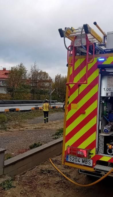 L'incendi en un tren de l'R3, en fotos
