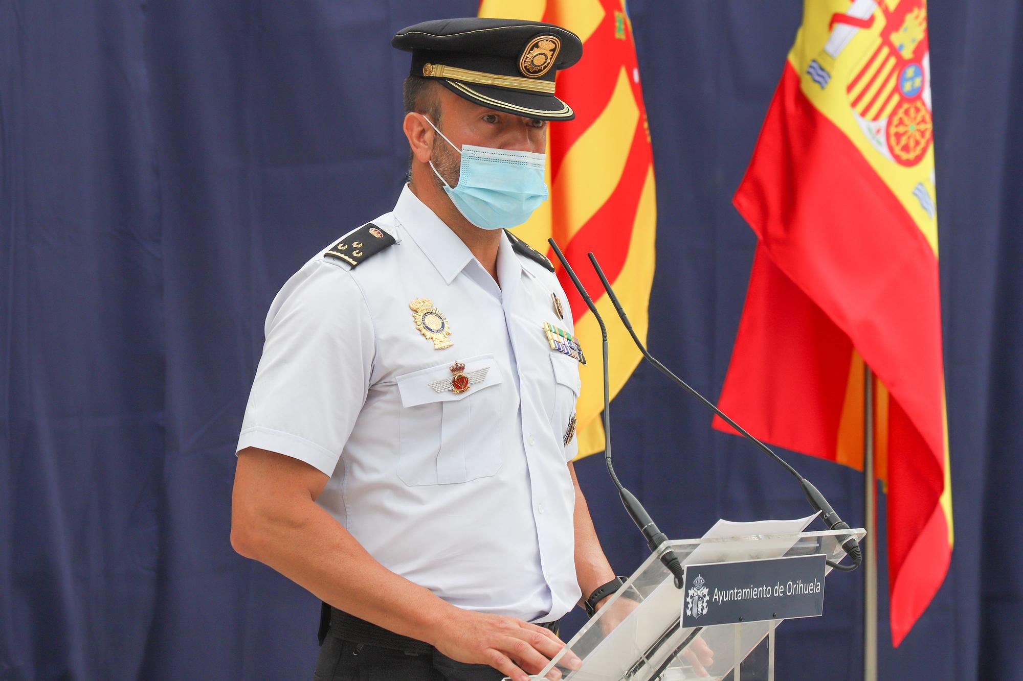 Ceremonia de entrega del bastón de mando  al inspector jefe de la Comisaría de la  Policía Nacional de Orihuela