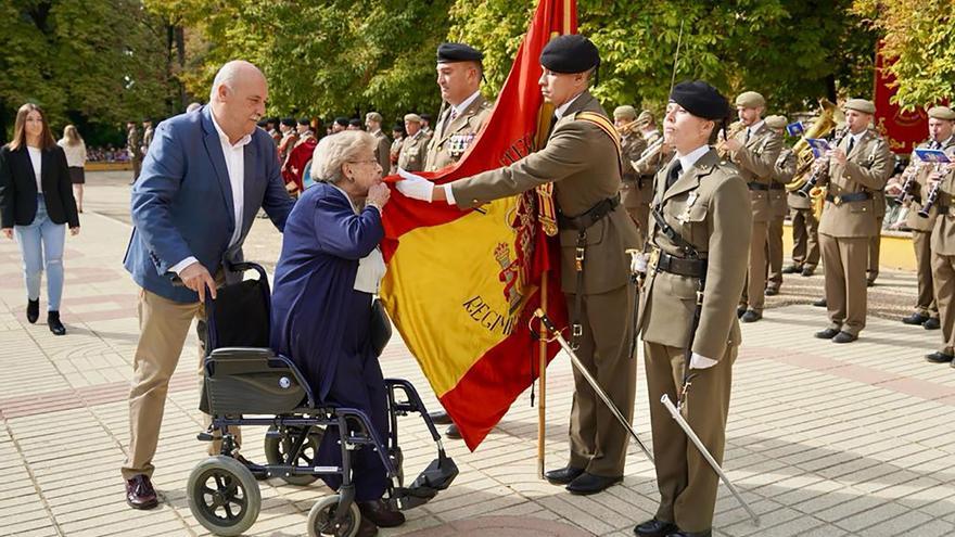 Cerca de 400 personas participan en la jura de bandera civil en Cabra