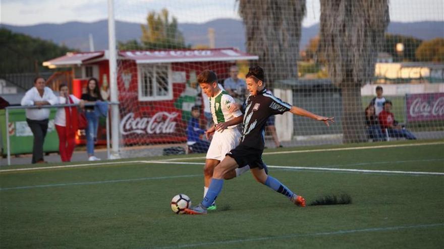 Valioso punto del Córdoba en su visita al líder Málaga en División de Honor