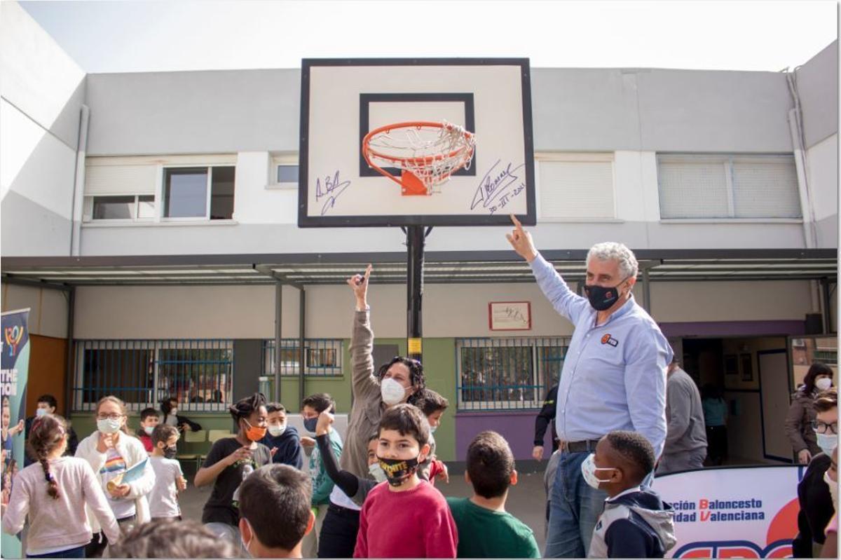 El EuroBasket Valencia 2021 llega al Colegio Lope de Vega de Torrent