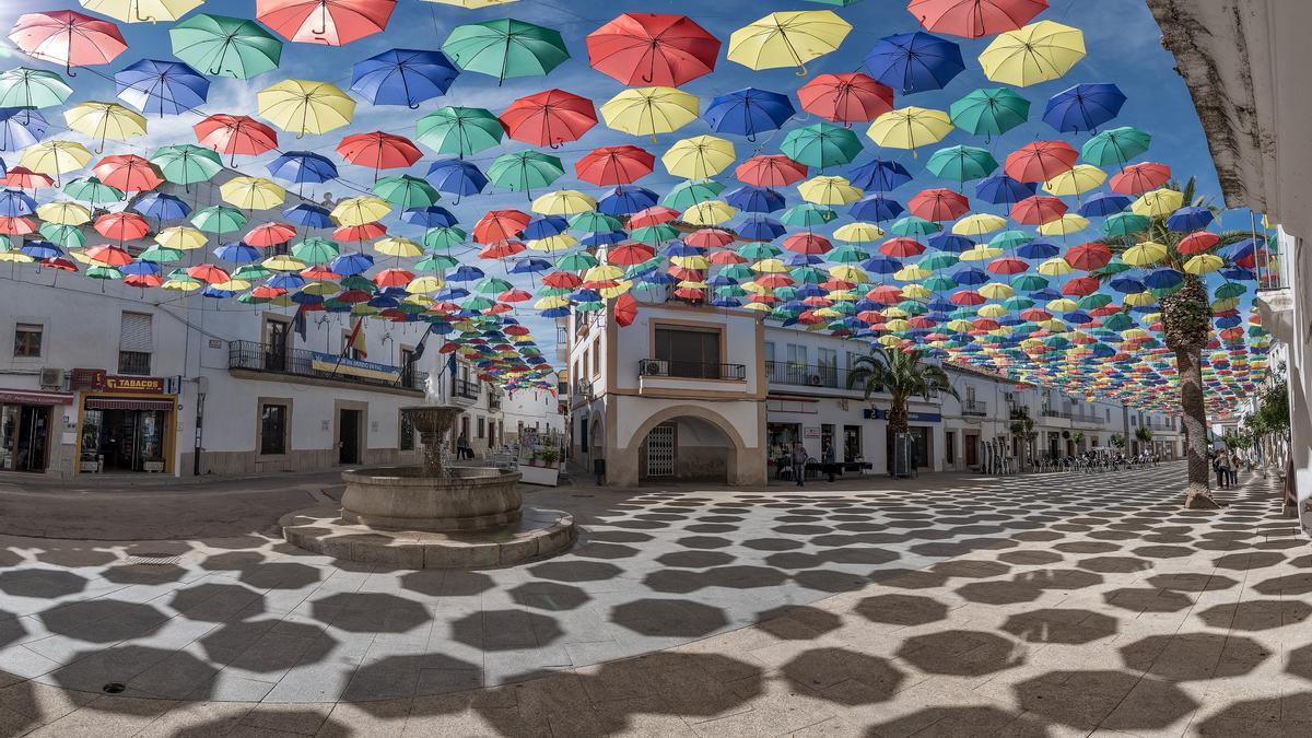 Plaza de los Paraguas de Malpartida de Cáceres.