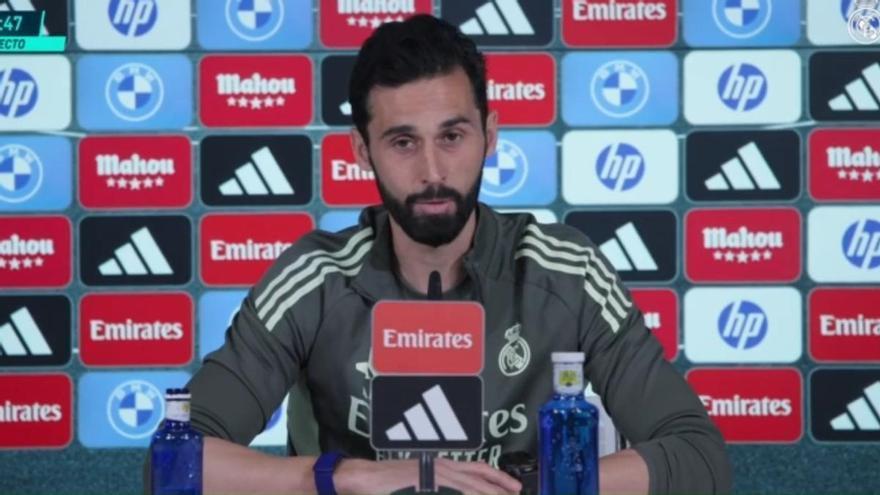 Arbeloa vuelve con el estamento arbitral: "Hay muchas dudas. Son cosas que están ahí".