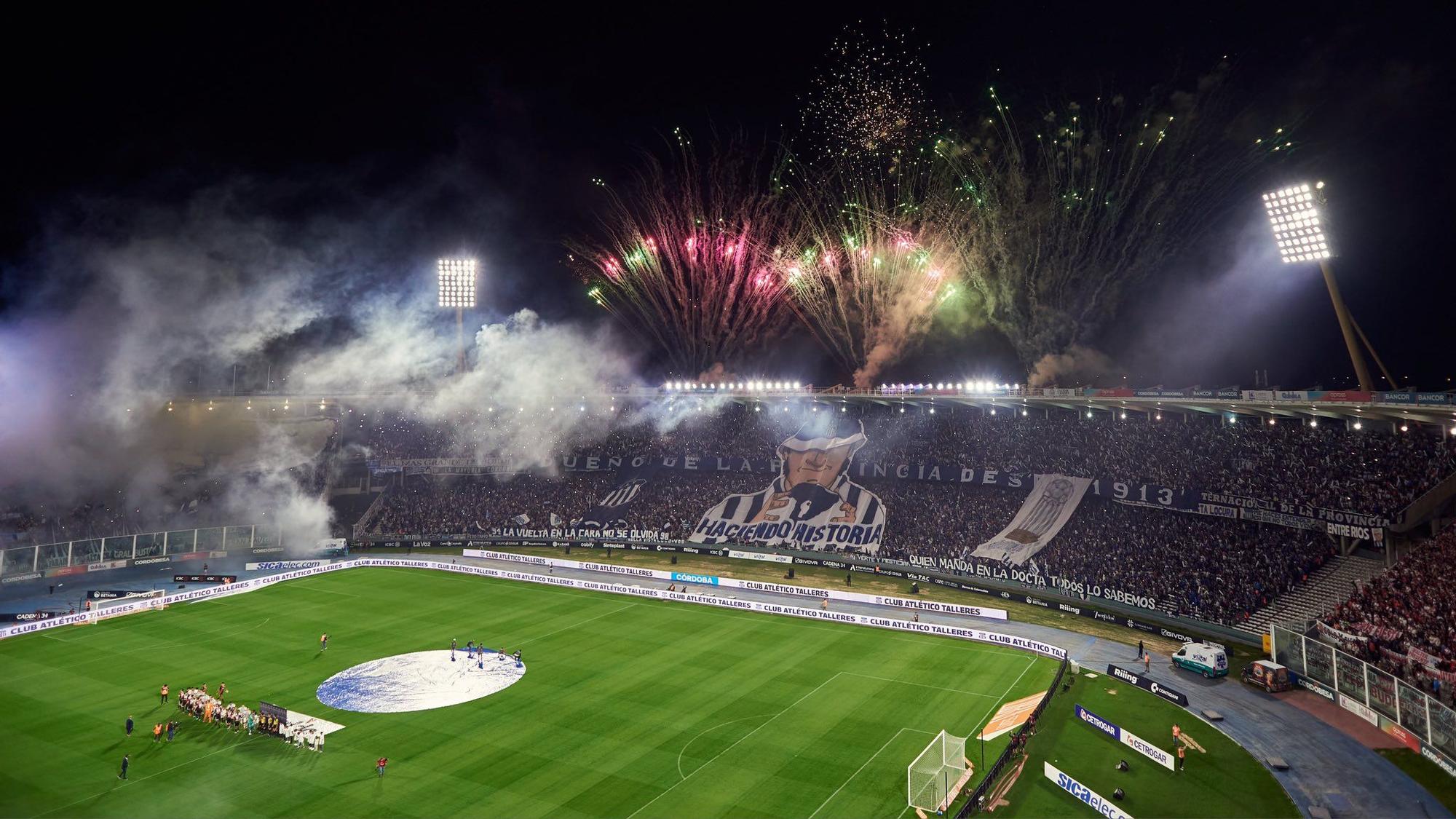 El estadio del Talleres, celebrando la victoria de su equipo