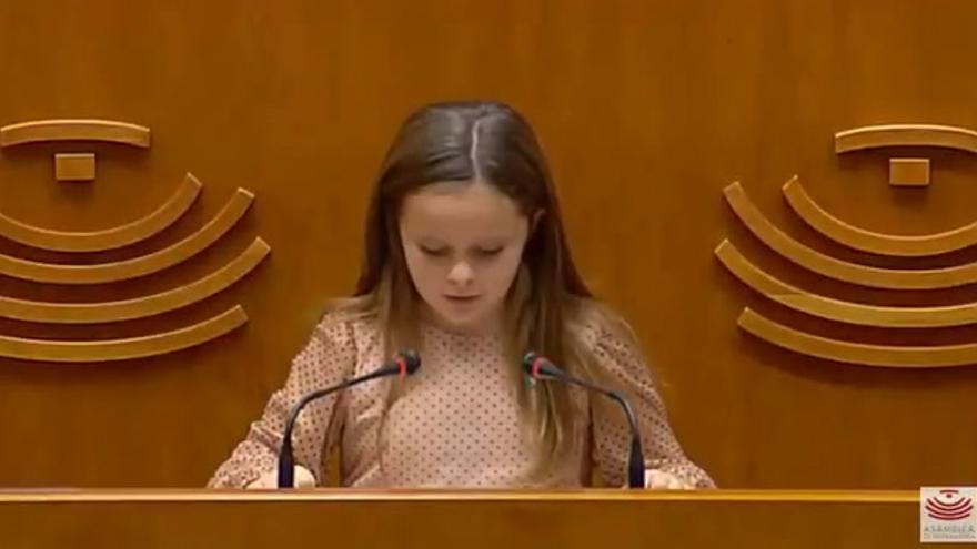 Elsa, una de las protagonistas en el pleno de la Asamblea contra el acoso por LGTBIfobia