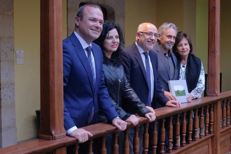 09-05-18. LAS PALMAS DE GRAN CANARIA.  Presentación de 'Cuarenta leguas por Cantabria' de Angel Luis Aldai. JOSE CARLOS GUERRA  | 09/05/2018 | Fotógrafo: José Carlos Guerra