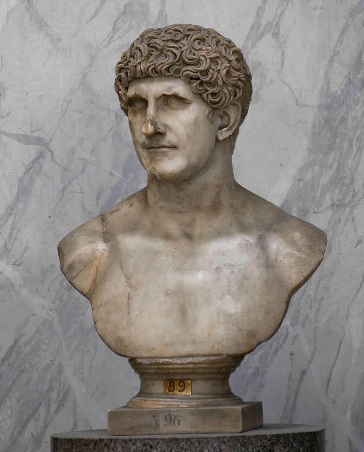 Marco Antonio.