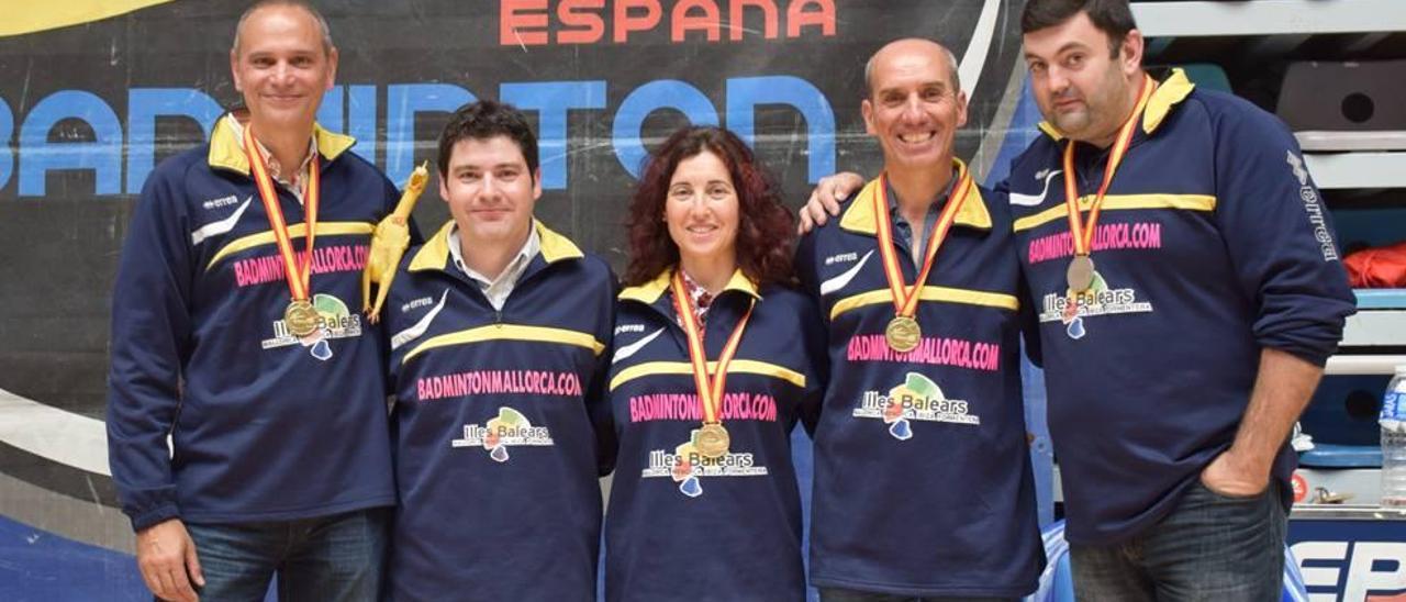 Jugadores del Palma y del Calvià que disputaron el Nacional de veteranos en Huelva.