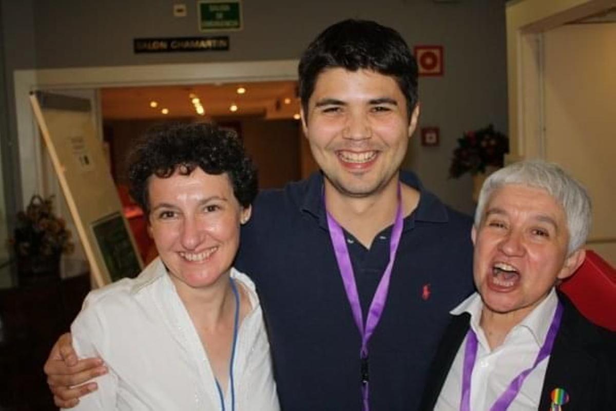 Alejandro Alder, con Beatriz Gimeno y Boti García ambas ex presidentas de la FELGTB