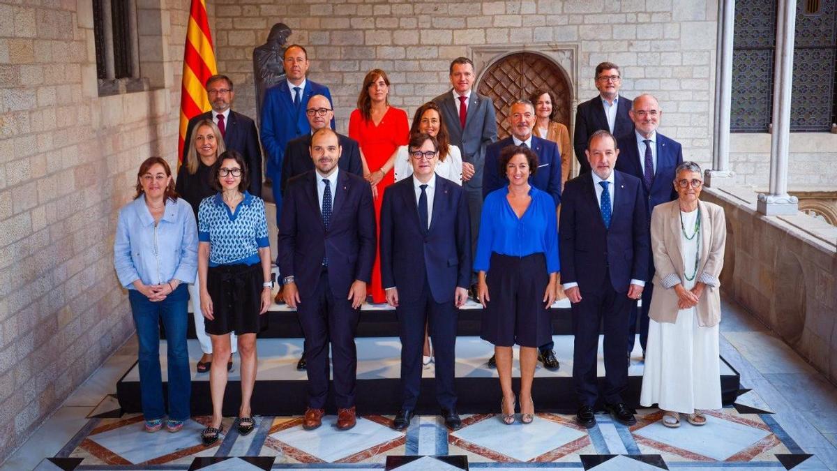 Illa asegura que el cambio de conseller no altera las políticas y reivindica la política como un servicio público