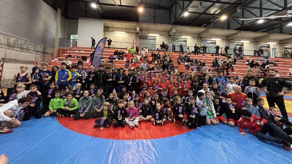 El futur de la lluita catalana mostra el seu potencial en la V edició del High School Wrestling