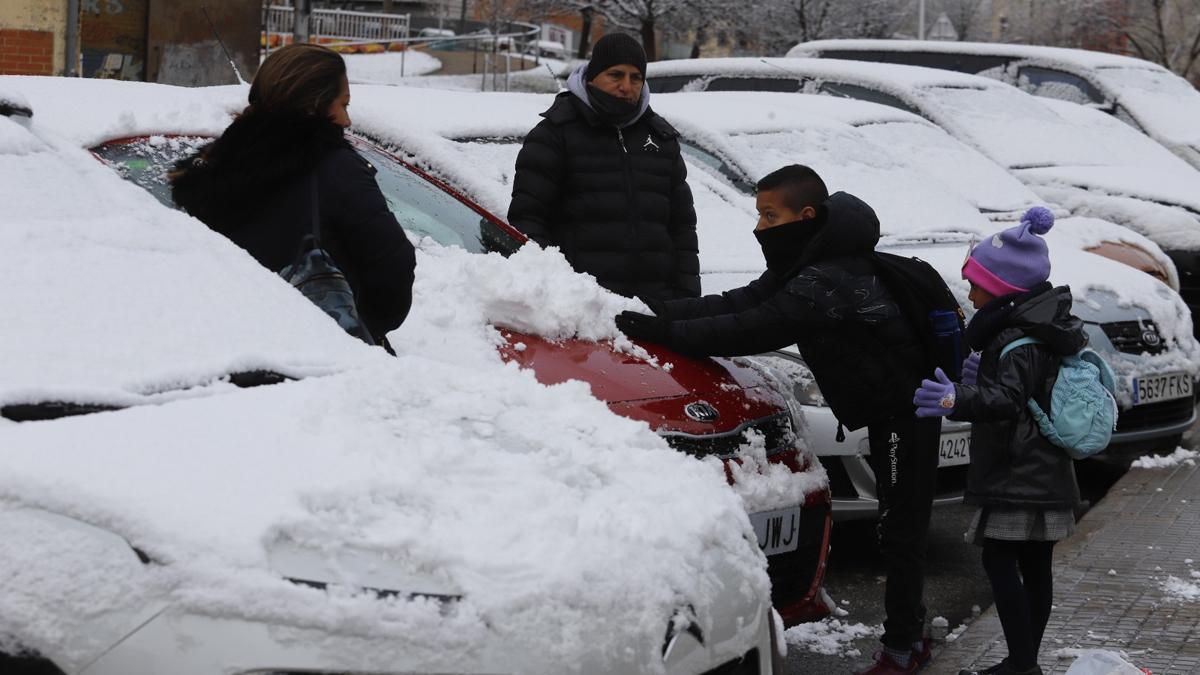 Lo que la nieve susurra al caer de segunda mano por 12 EUR en Sabadell en  WALLAPOP