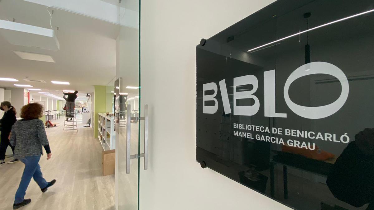 Cartel identificativo de la nueva biblioteca de Benicarló.