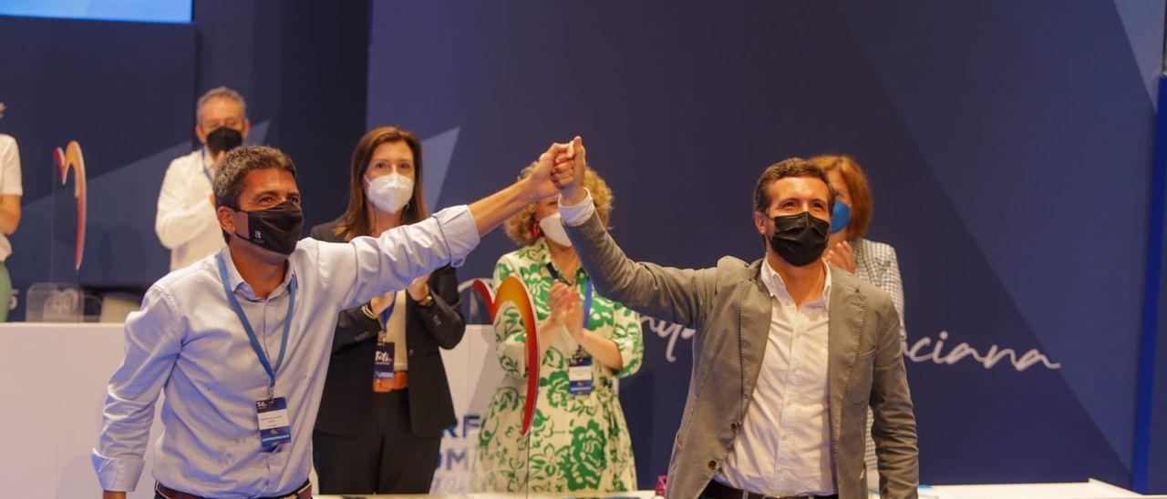 Carlos Mazón junto a Pablo Casado.