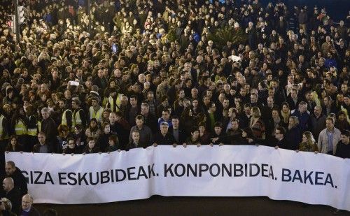 Imágenes de la manifestación convocada por el PNV y Sortu en Bilbao.