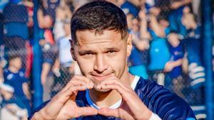 Alex Arce, de Independiente Rivadavia, celebra un gol.